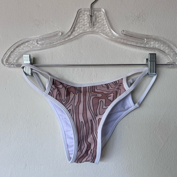 Velvet Sphynx high neck animal print bikini set - Picture 4 of 6